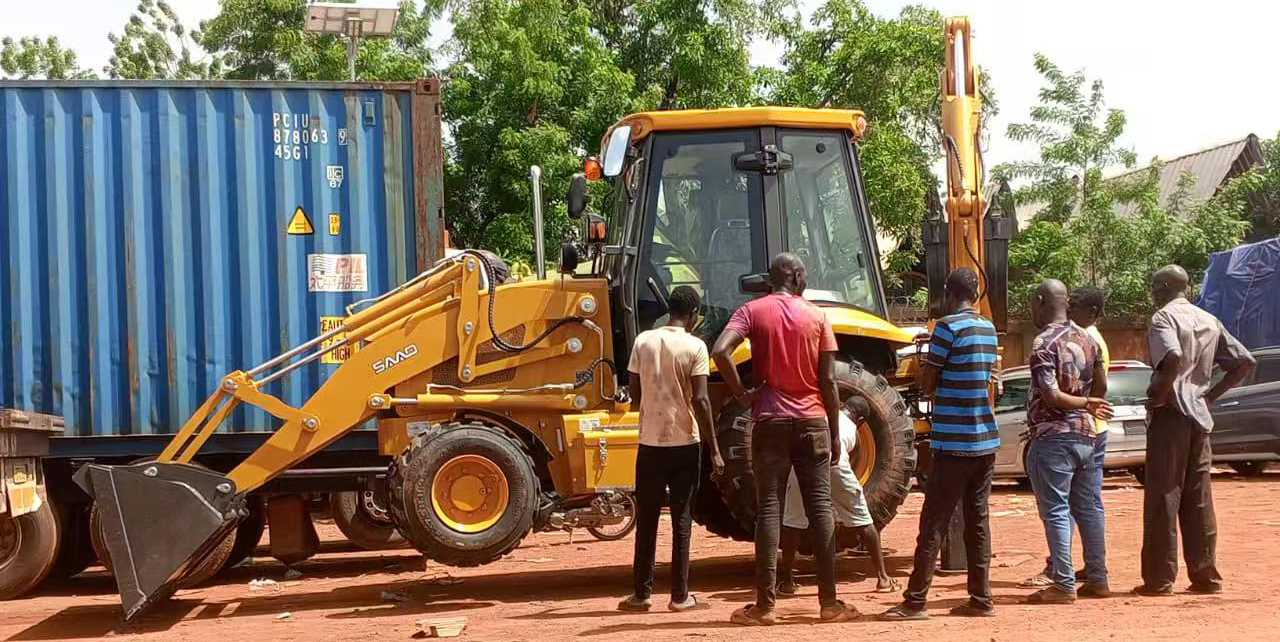 عملاء عالميون وقصص نجاح | حفارات ذات ذراع خلفي